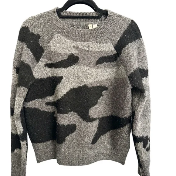 Anthropologie Moth Marjorie Camo Sweater Size Small P